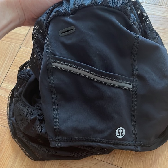 Lululemon City Sky Run By Short Black size 8 - Picture 10 of 11